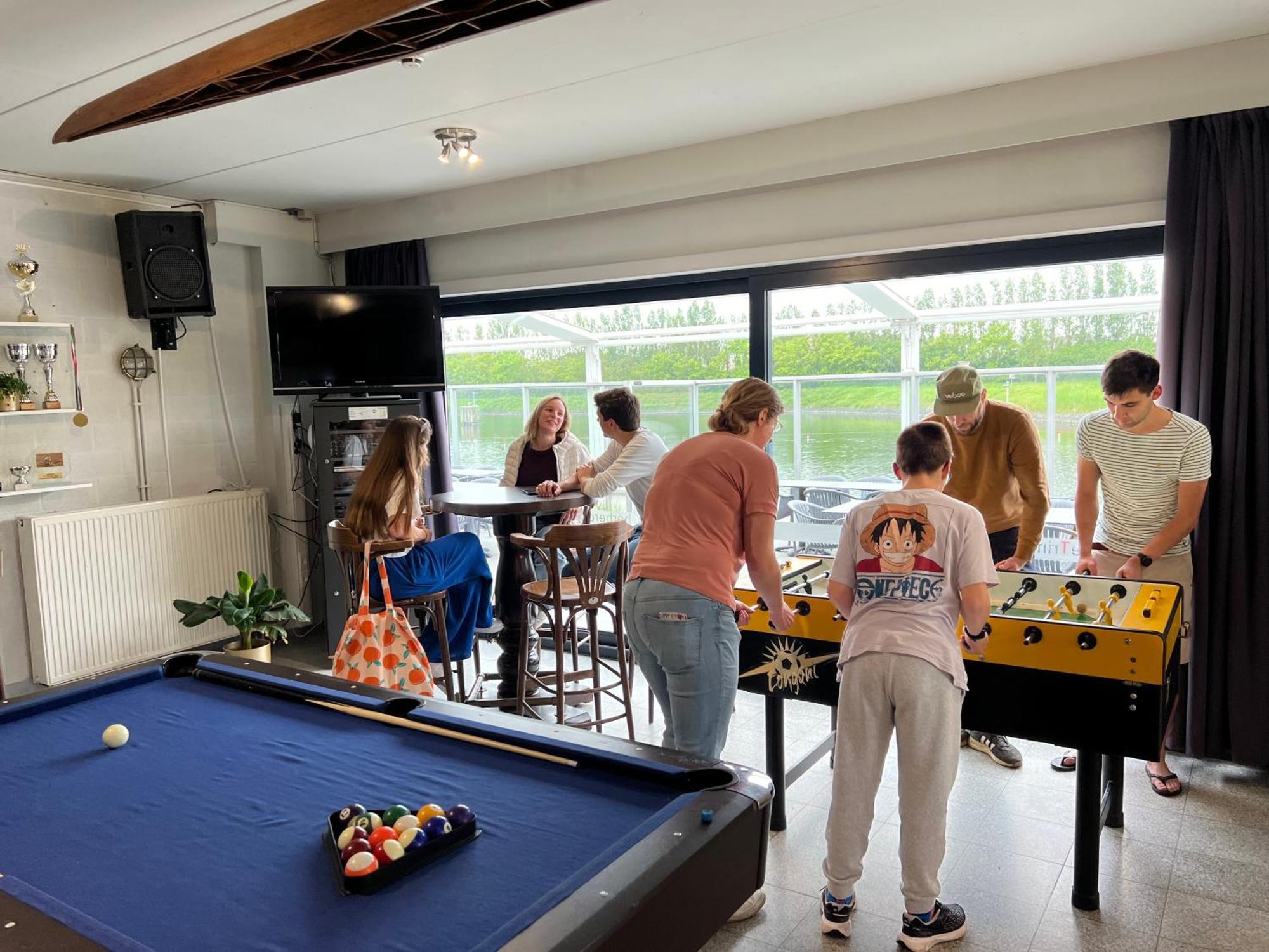 Herdersbrug Youth Hostel Bruges Esterno foto