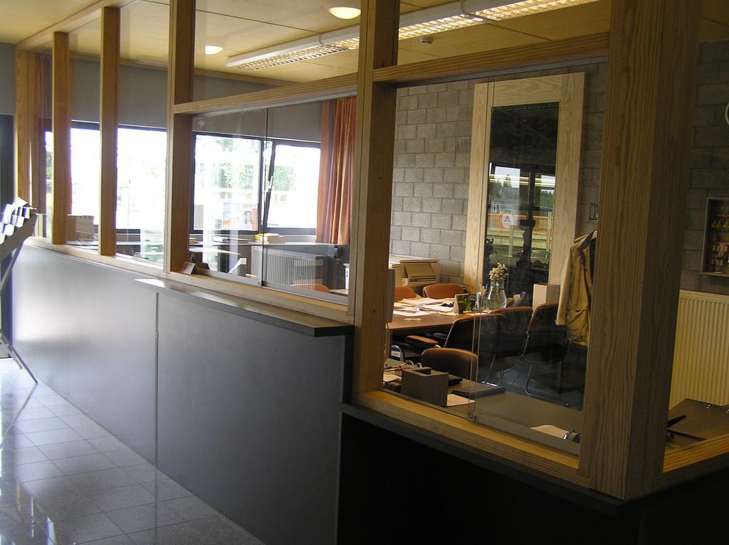 Herdersbrug Youth Hostel Bruges Esterno foto