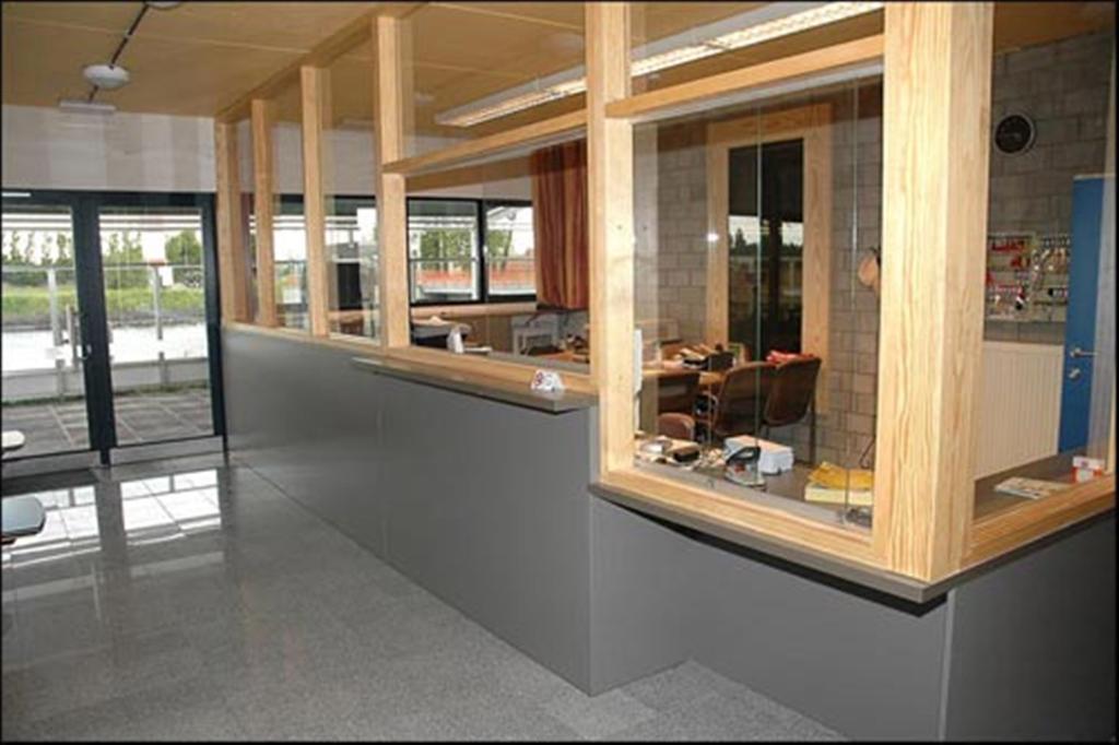 Herdersbrug Youth Hostel Bruges Esterno foto